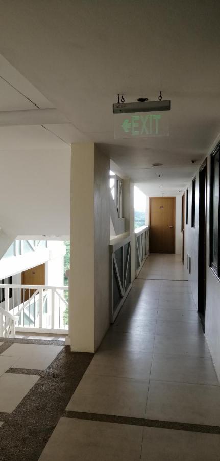 Pine Suites Tagaytay 2 Bedroom W/ Netflix And Parking, Wifi, Balcony, And Great View Tagaytay City Buitenkant foto